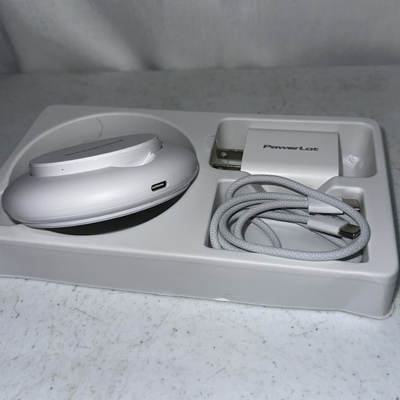 PowerLot Wireless Charger Set in White.. (004) - Picture 5 of 11